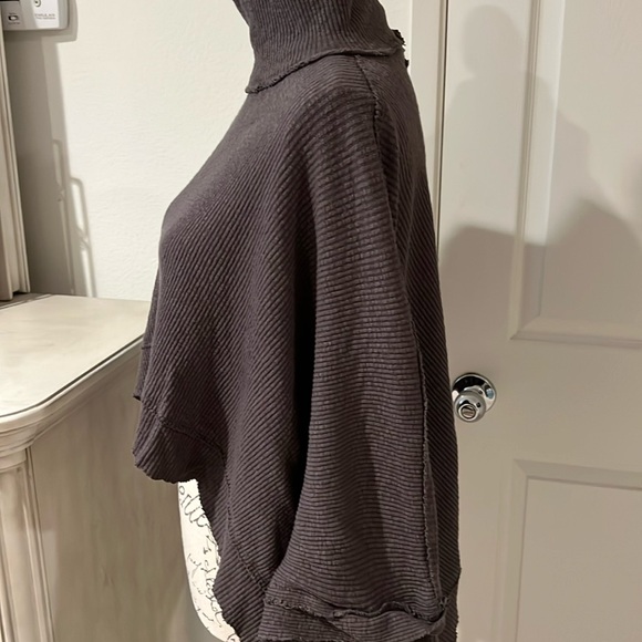 🛍️We the Free Women's turtle neck cropped sweater - Picture 6 of 9